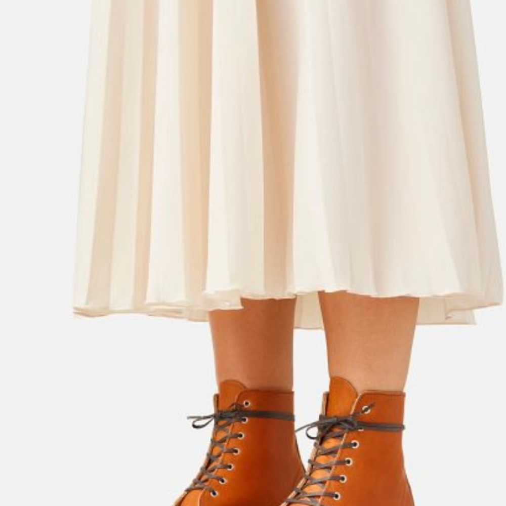 Red Wing Women’s Clara in Oro - Picture 2 of 7